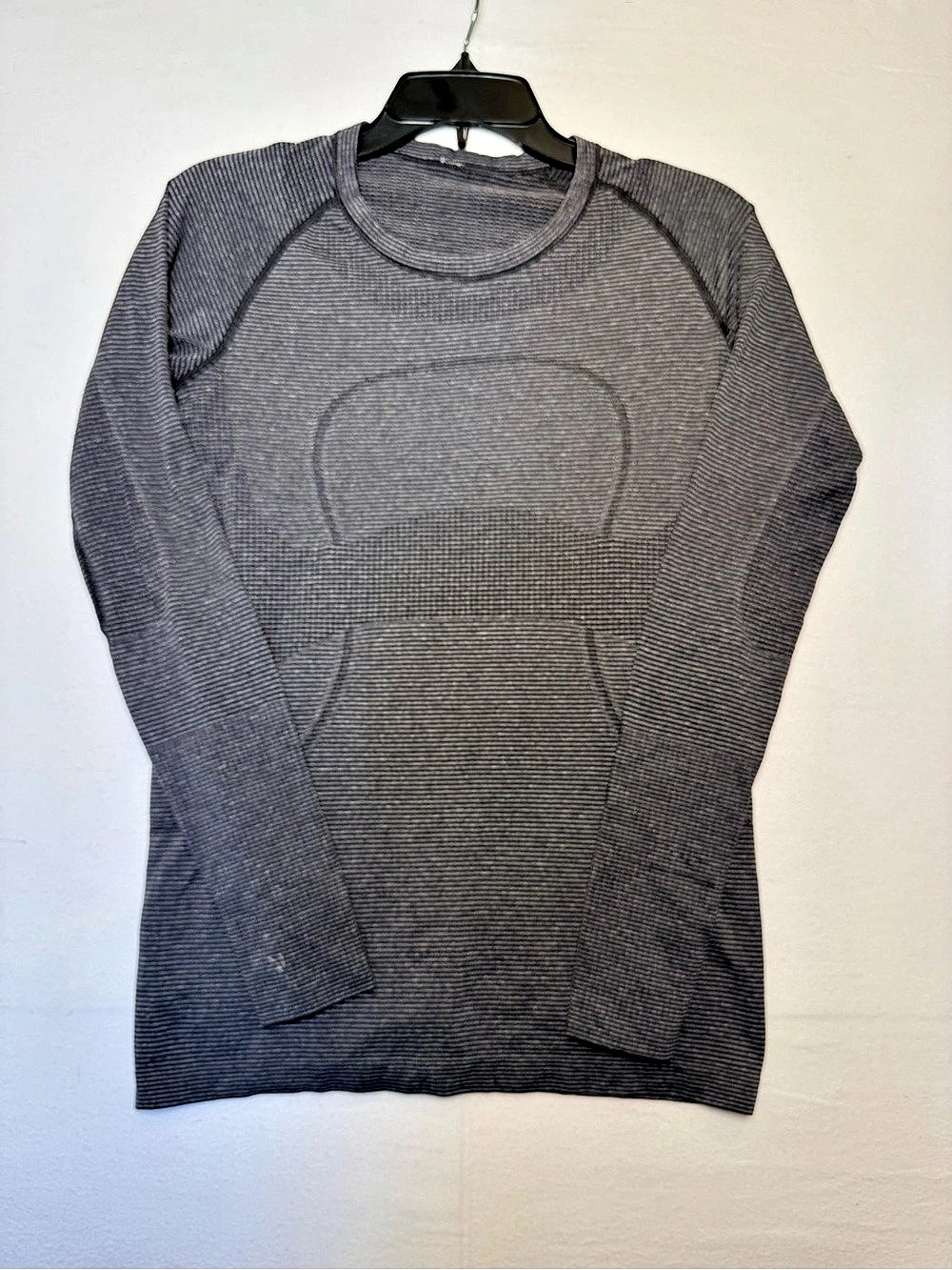 Lululemon Swiftly Tech Long Sleeve Crew With Thumbholes Black and Gray Stripes